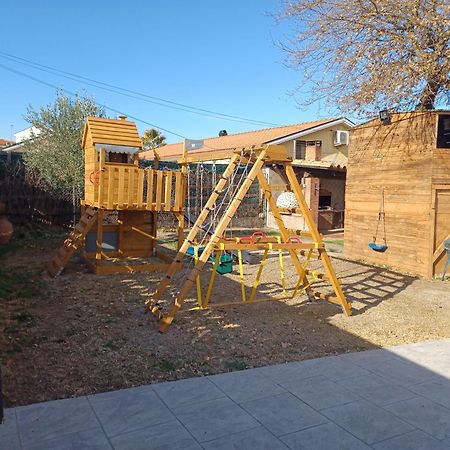 Piscina De Sal Barbacoa Wifi, Parking Gratis, 3 Min Pga Casa El Roble Villa Girona Kültér fotó