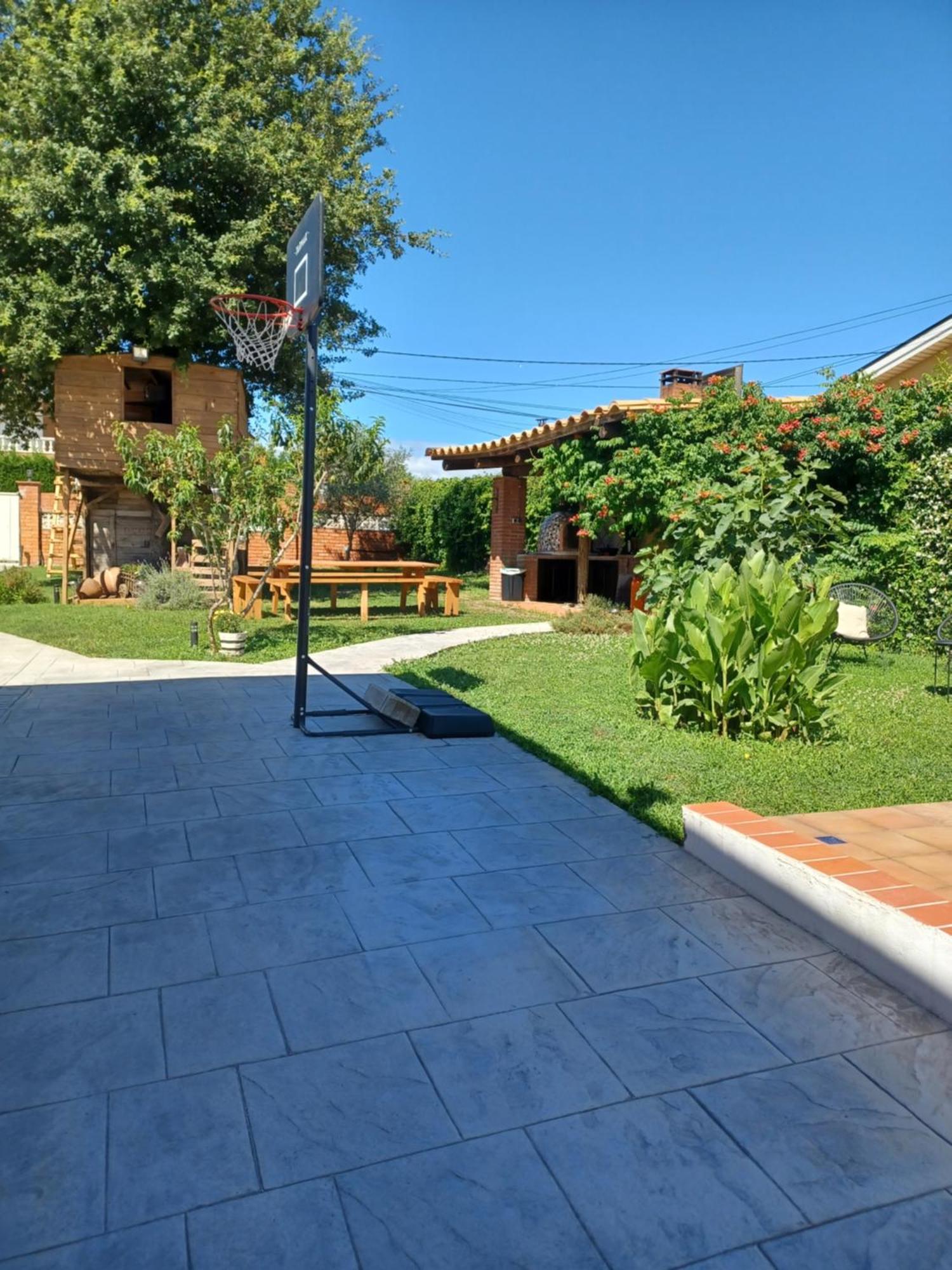 Piscina De Sal Barbacoa Wifi, Parking Gratis, 3 Min Pga Casa El Roble Villa Girona Kültér fotó